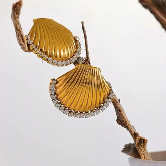 Seashell 18K Gold Stainless Steel Waterproof Crystal Earrings - Picture 3 of 13